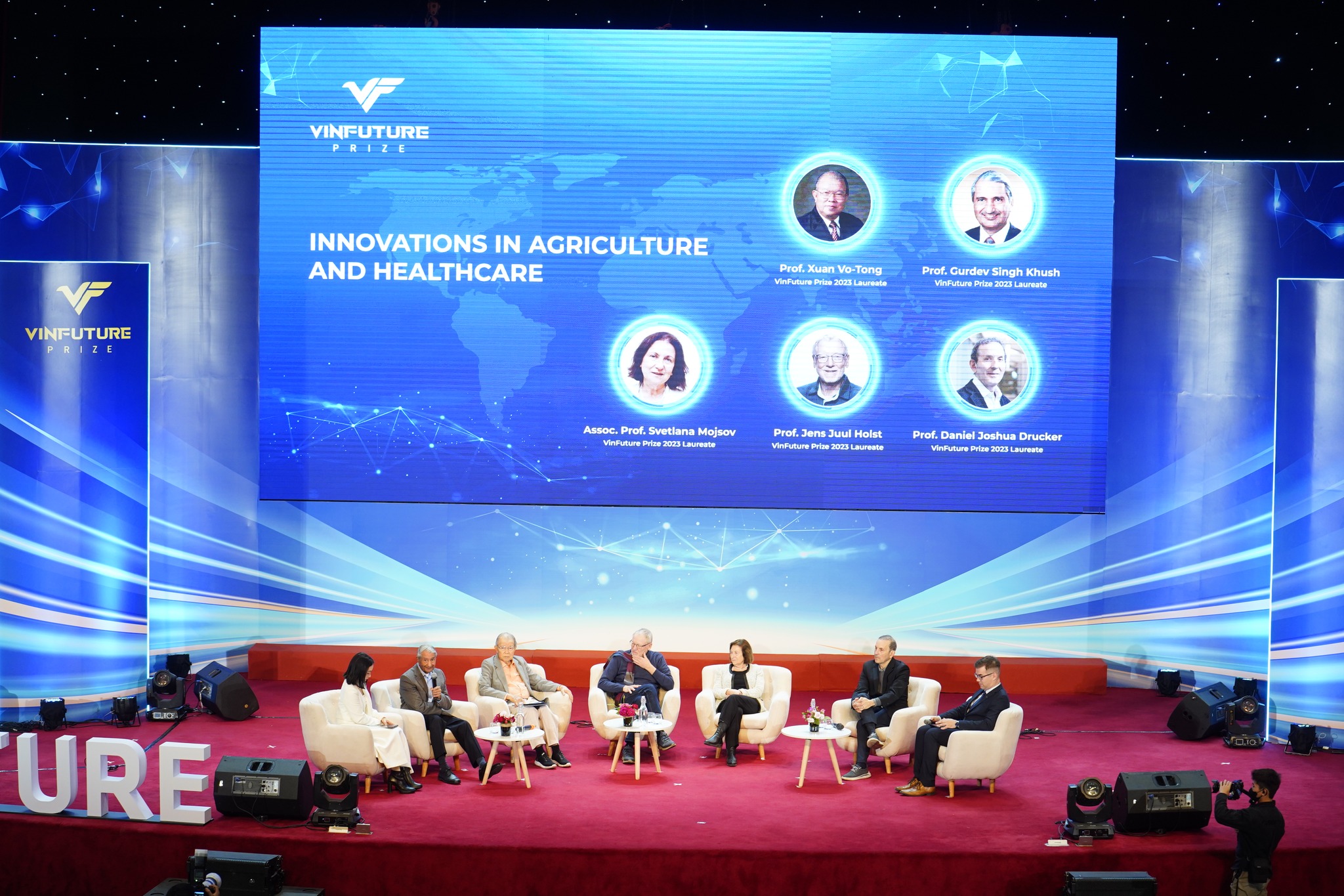 Giao lưu cùng Chủ nhân Giải thưởng VinFuture 2023